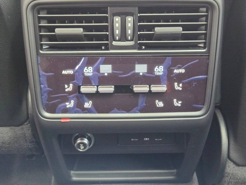 2025 Porsche Cayenne Coupe GTS