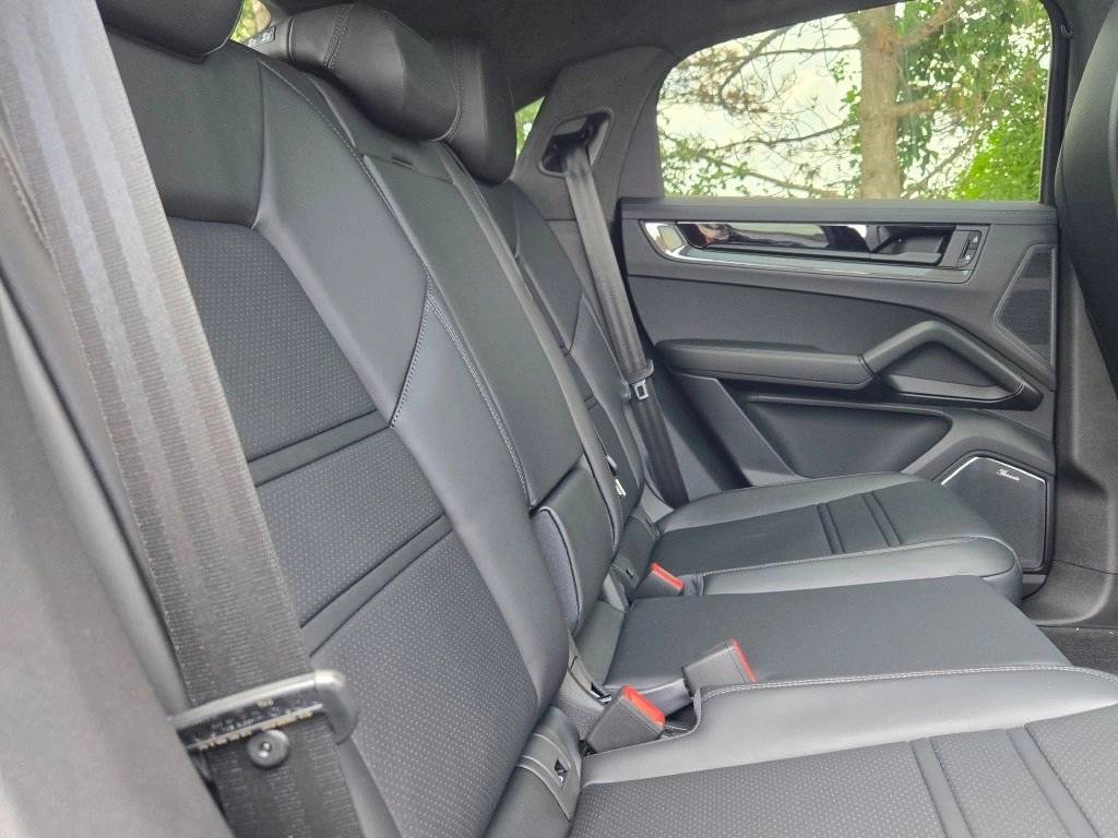 2025 Porsche Cayenne Coupe GTS