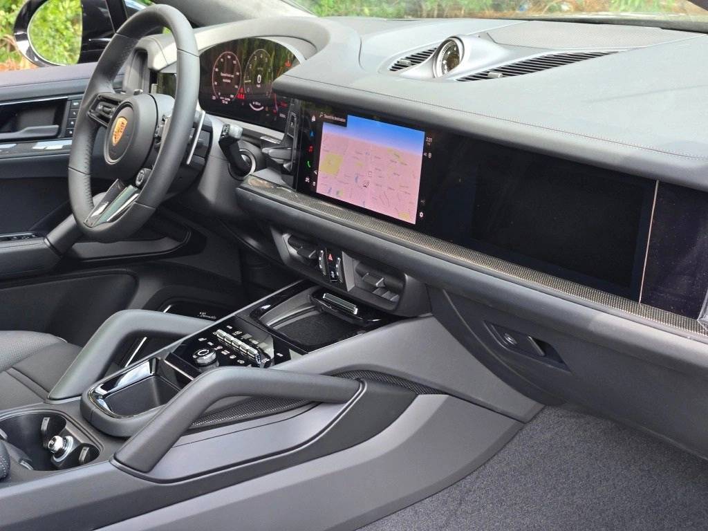 2025 Porsche Cayenne Coupe GTS