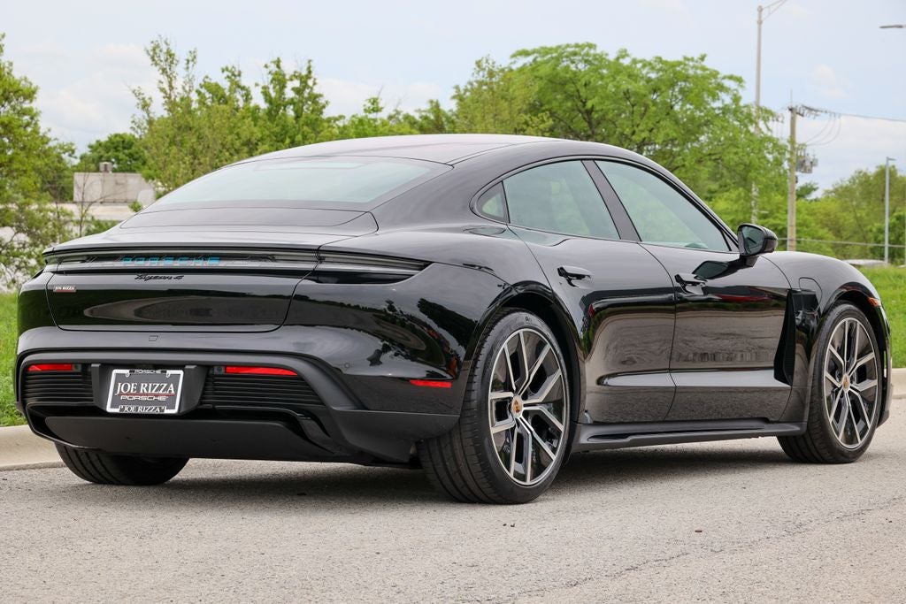 2026 Porsche Taycan 4 Black Edition 4