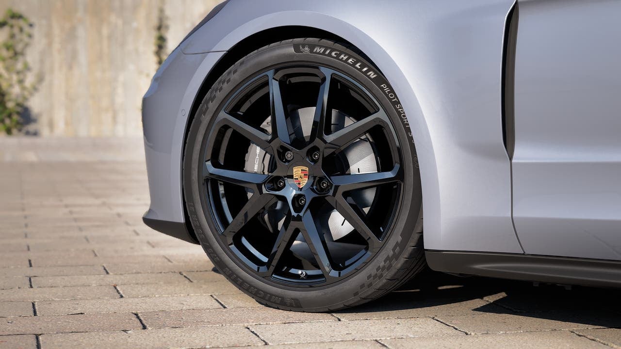 2027 Porsche Panamera 4 Base