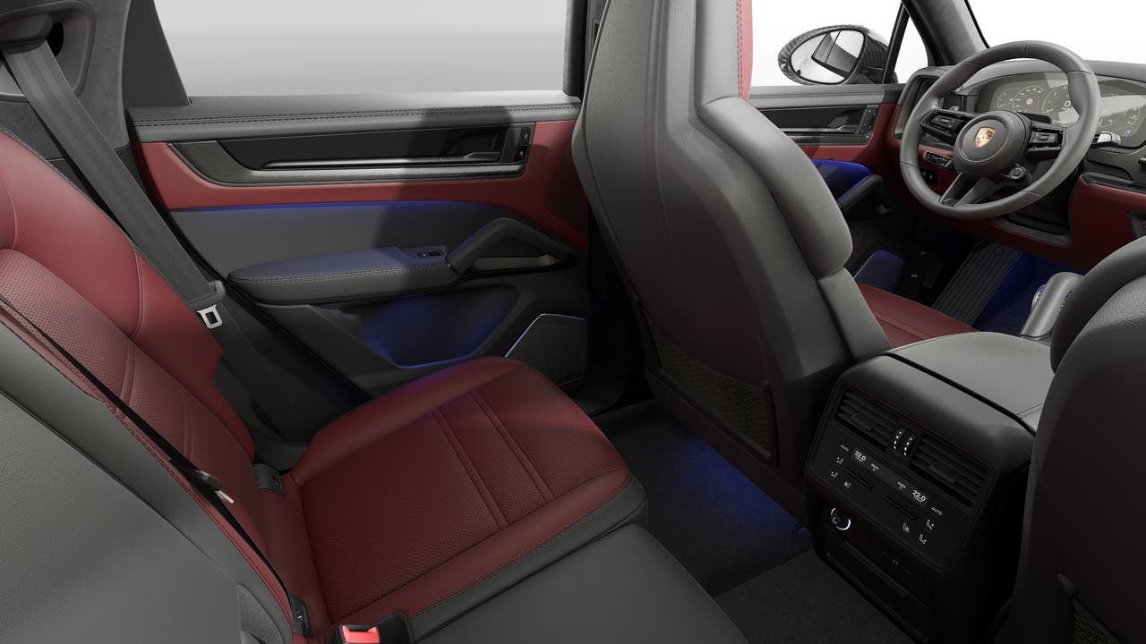 2026 Porsche Cayenne GTS Coupe Base