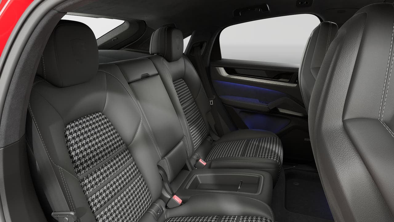 2026 Porsche Cayenne GTS Coupe Base