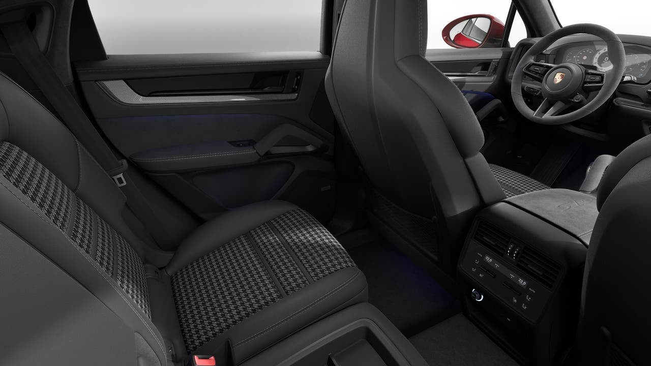 2026 Porsche Cayenne GTS Coupe Base