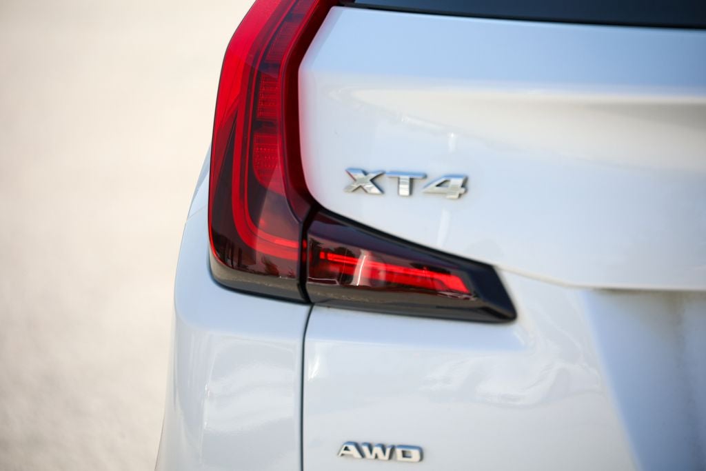 2022 Cadillac XT4 Premium Luxury