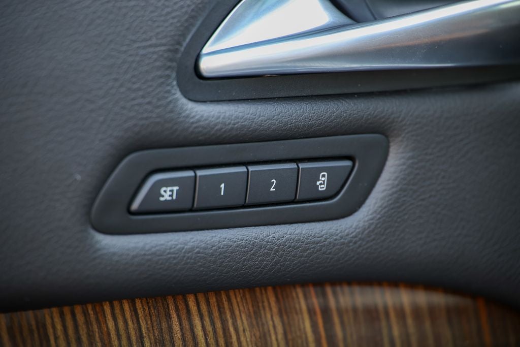 2022 Cadillac XT4 Premium Luxury