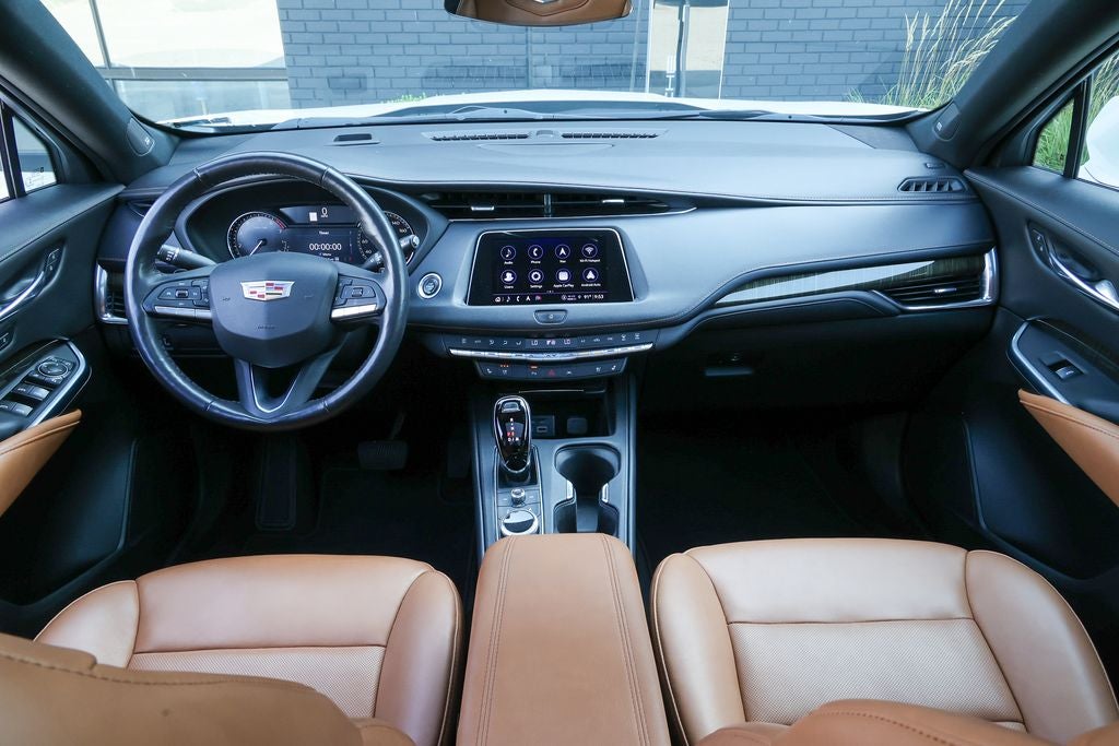 2022 Cadillac XT4 Premium Luxury