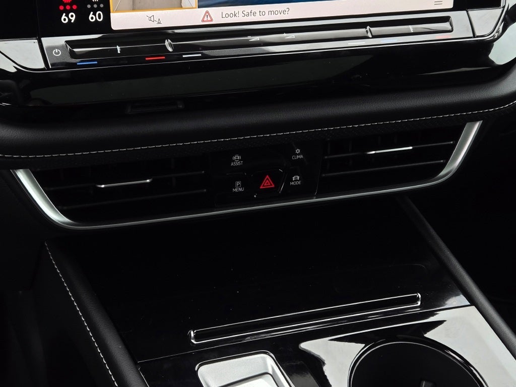 2024 Volkswagen Atlas Cross Sport 2.0T SEL Premium R-Line