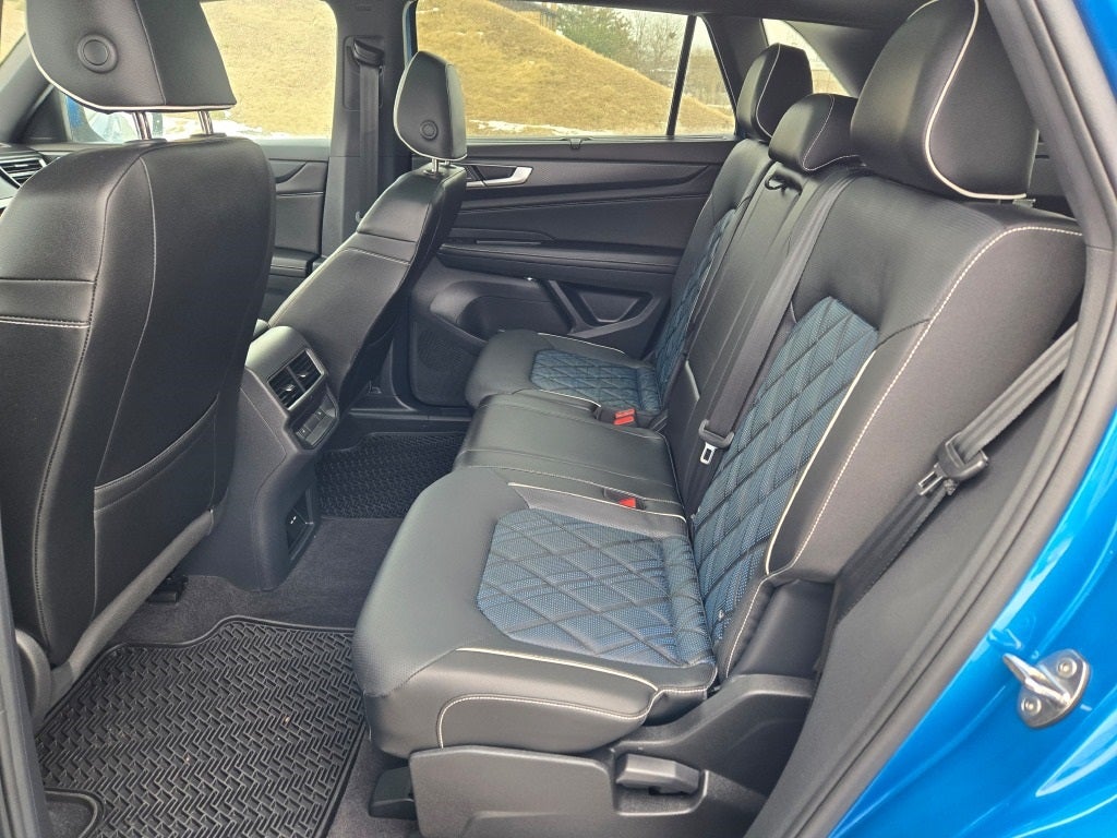 2024 Volkswagen Atlas Cross Sport 2.0T SEL Premium R-Line