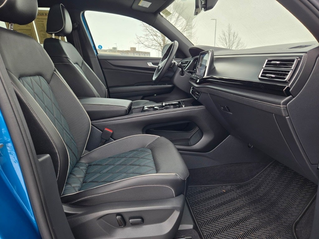 2024 Volkswagen Atlas Cross Sport 2.0T SEL Premium R-Line