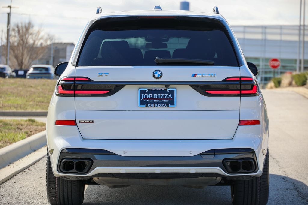 2023 BMW X7 M60i
