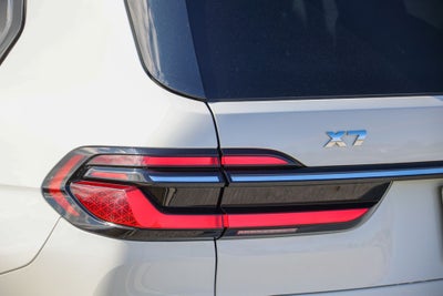 2023 BMW X7 M60i