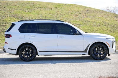 2023 BMW X7 M60i