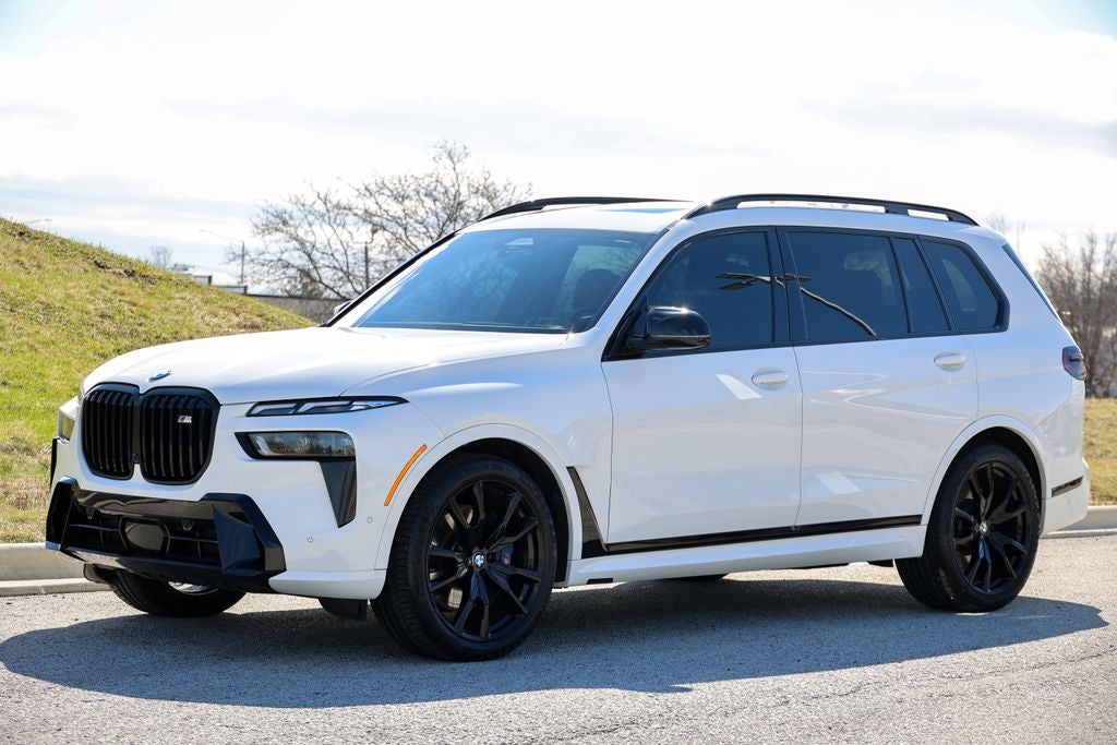 2023 BMW X7 M60i