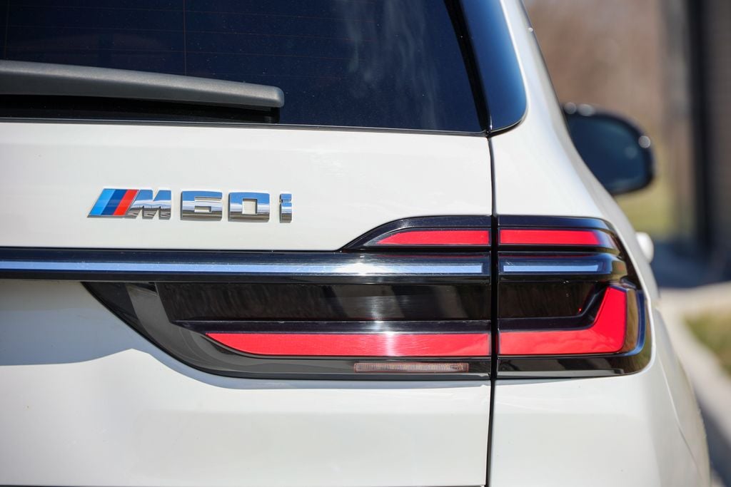 2023 BMW X7 M60i