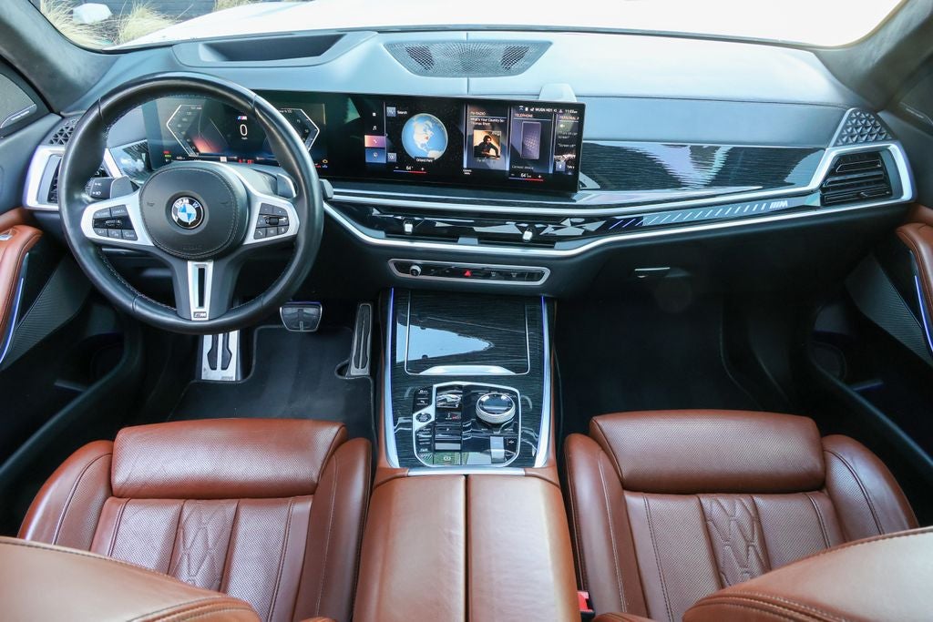 2023 BMW X7 M60i