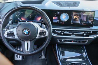 2023 BMW X7 M60i