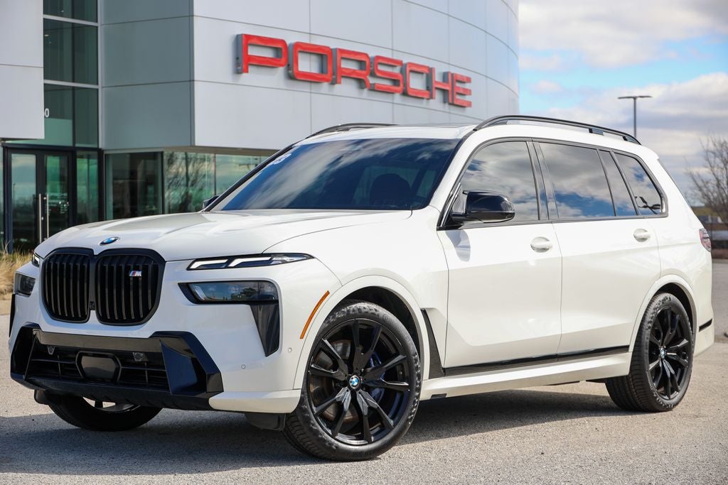 2023 BMW X7 M60i
