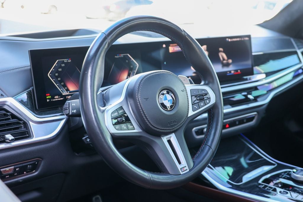 2023 BMW X7 M60i
