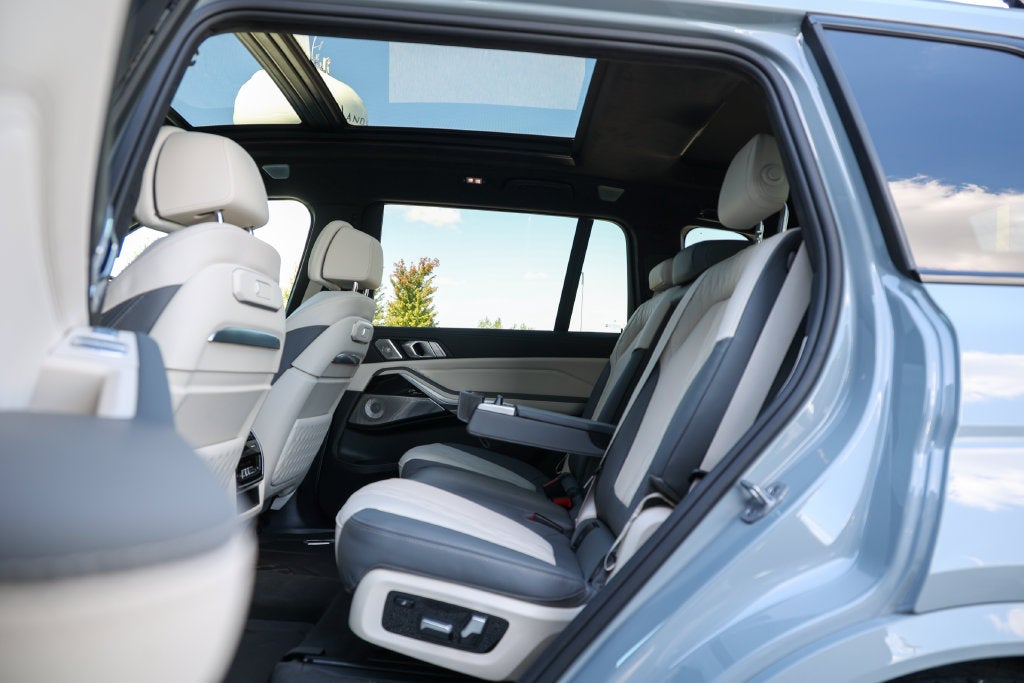 2026 BMW X7 ALPINA XB7