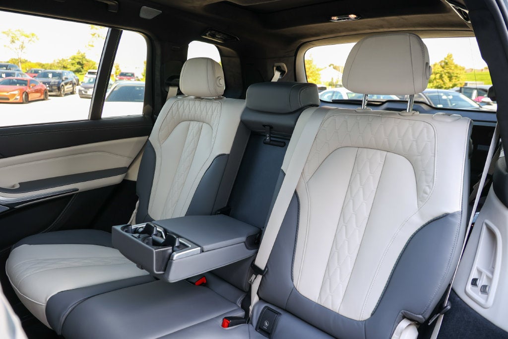 2026 BMW X7 ALPINA XB7