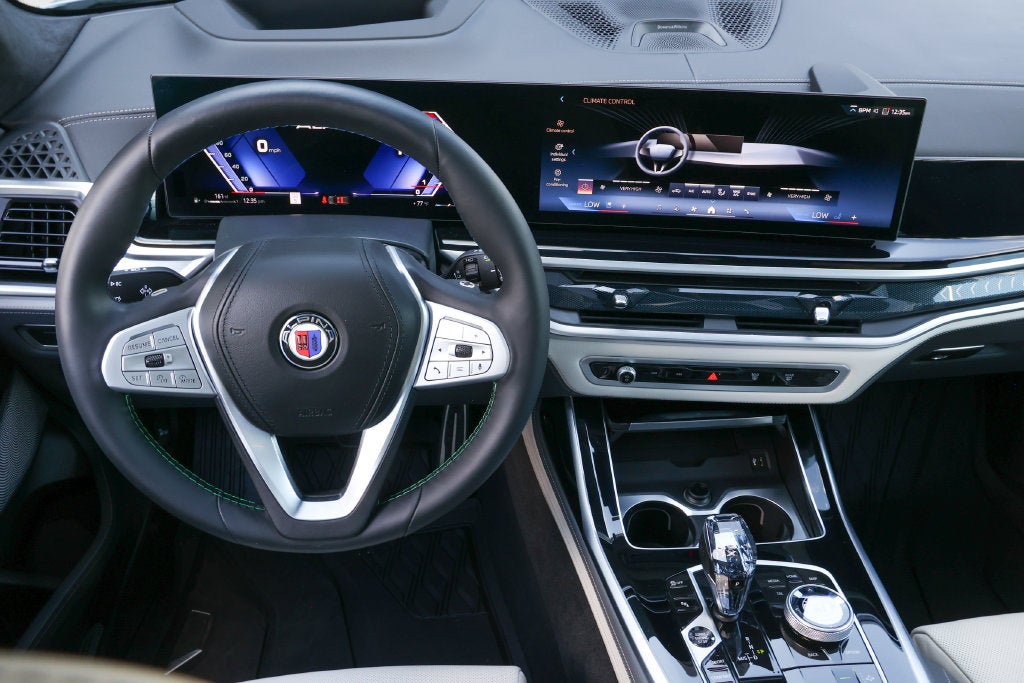 2026 BMW X7 ALPINA XB7
