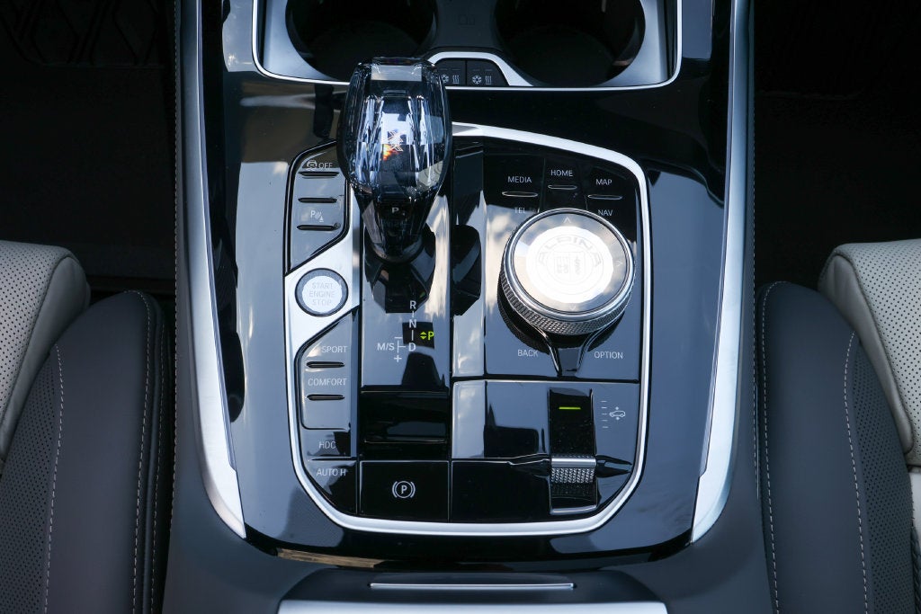 2026 BMW X7 ALPINA XB7