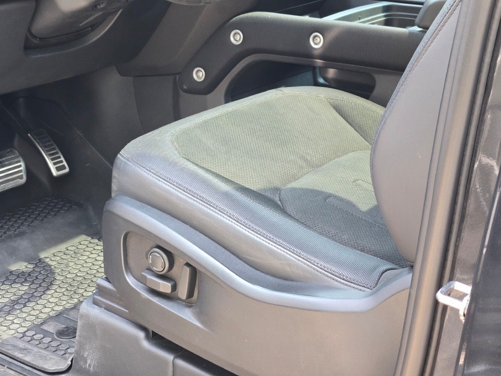 2022 Land Rover Defender 90 Carpathian Edition