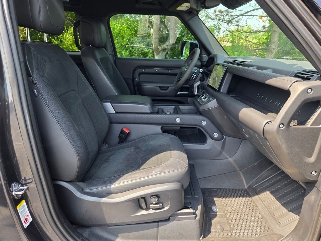 2022 Land Rover Defender 90 Carpathian Edition