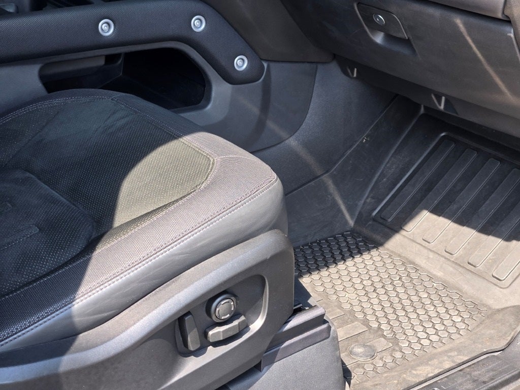 2022 Land Rover Defender 90 Carpathian Edition