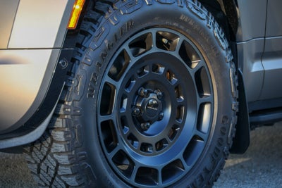 2026 Land Rover Defender 110 OCTA