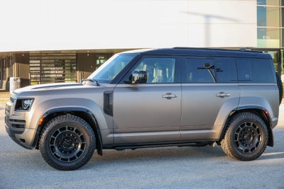 2026 Land Rover Defender 110 OCTA