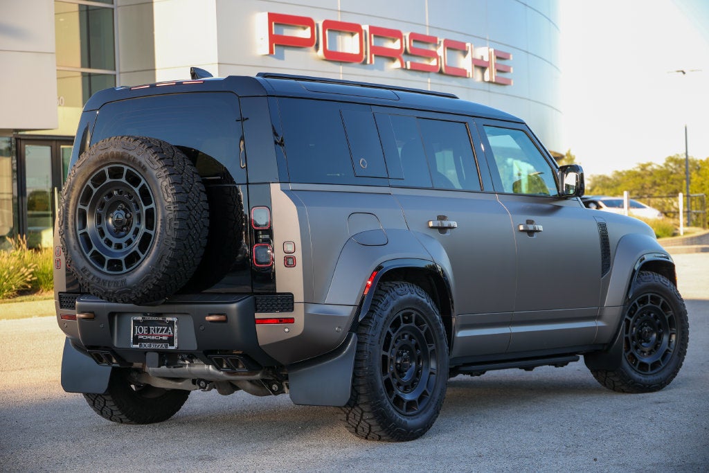 2026 Land Rover Defender 110 OCTA