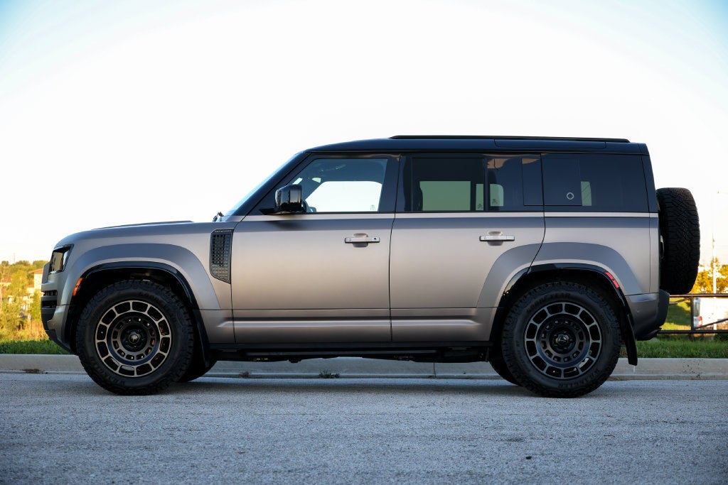 2026 Land Rover Defender 110 OCTA