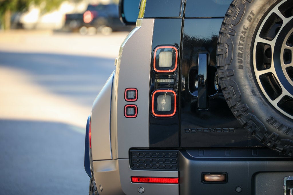 2026 Land Rover Defender 110 OCTA