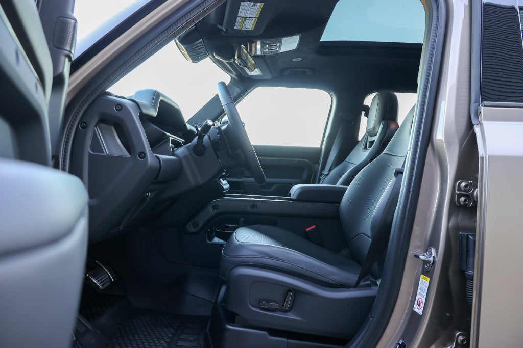 2026 Land Rover Defender 110 OCTA