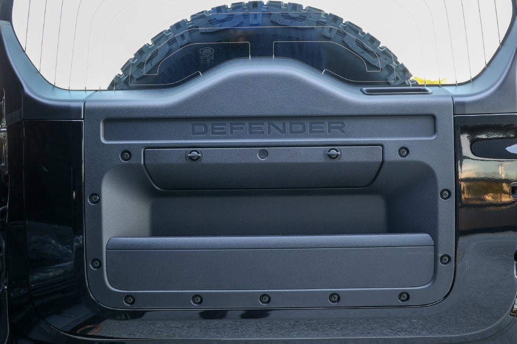 2026 Land Rover Defender 110 OCTA