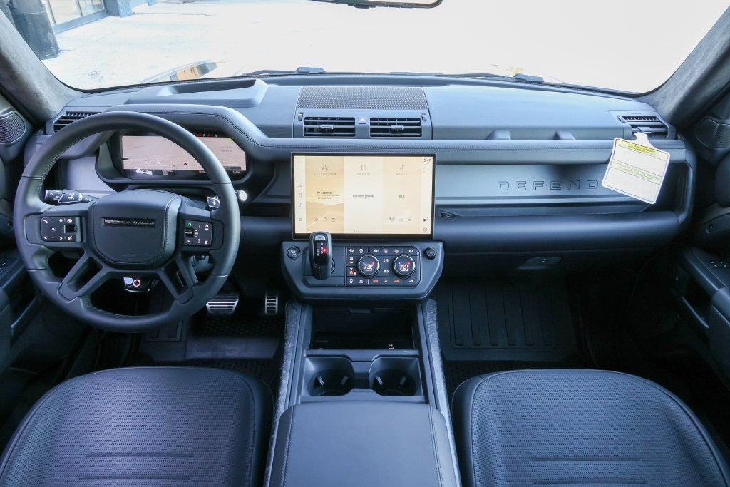 2026 Land Rover Defender 110 OCTA