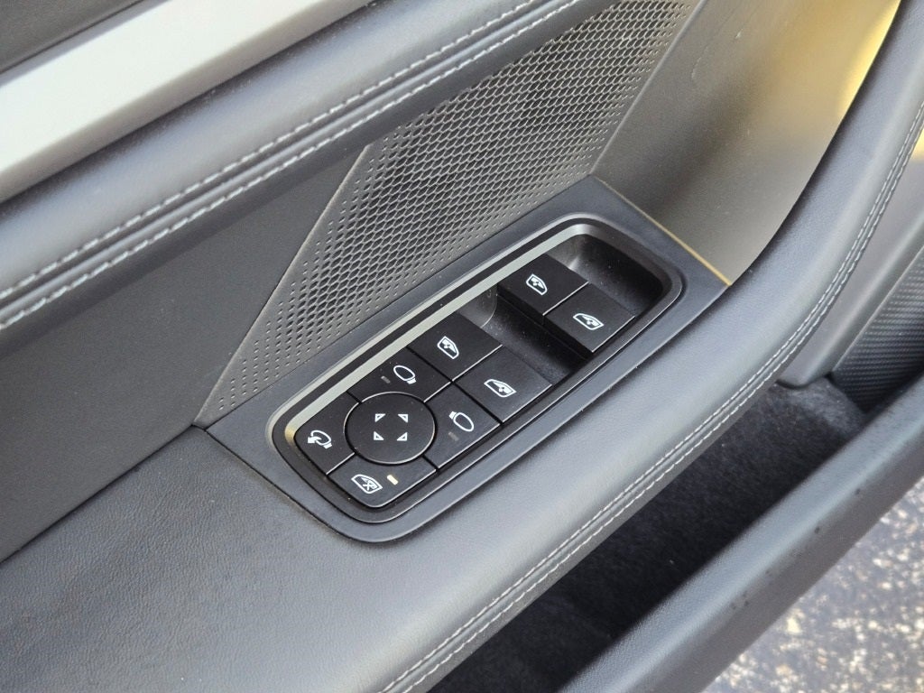 2025 Porsche Taycan Base