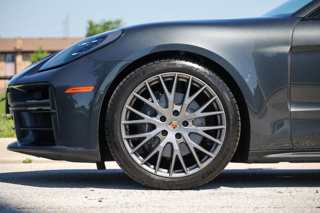 2025 Porsche Panamera 4