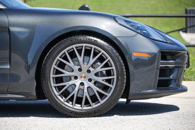 2025 Porsche Panamera 4