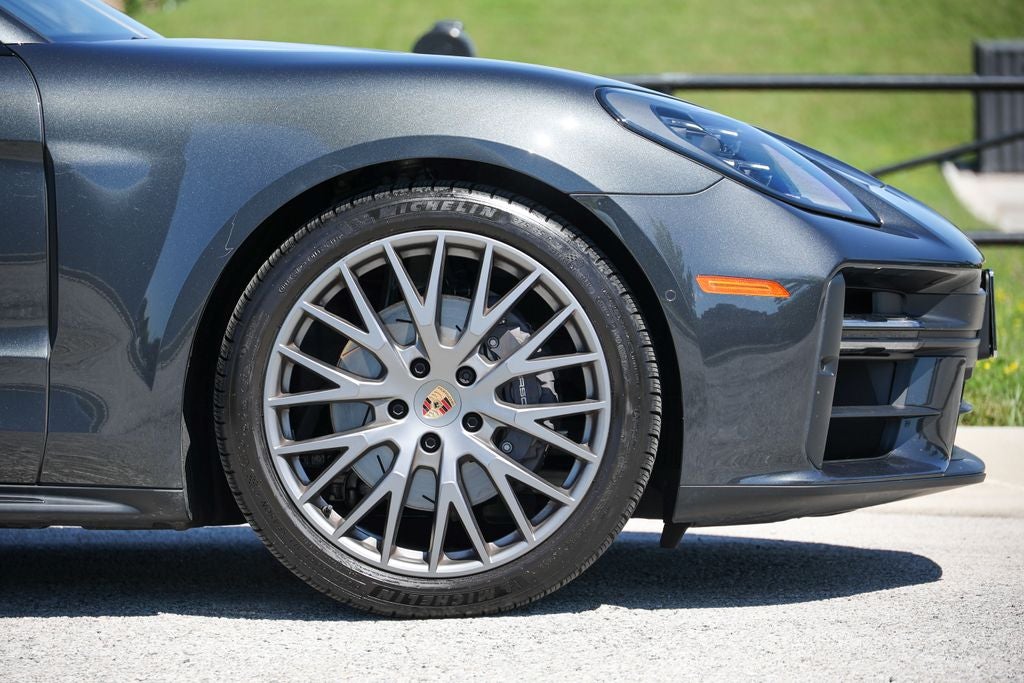 2025 Porsche Panamera 4