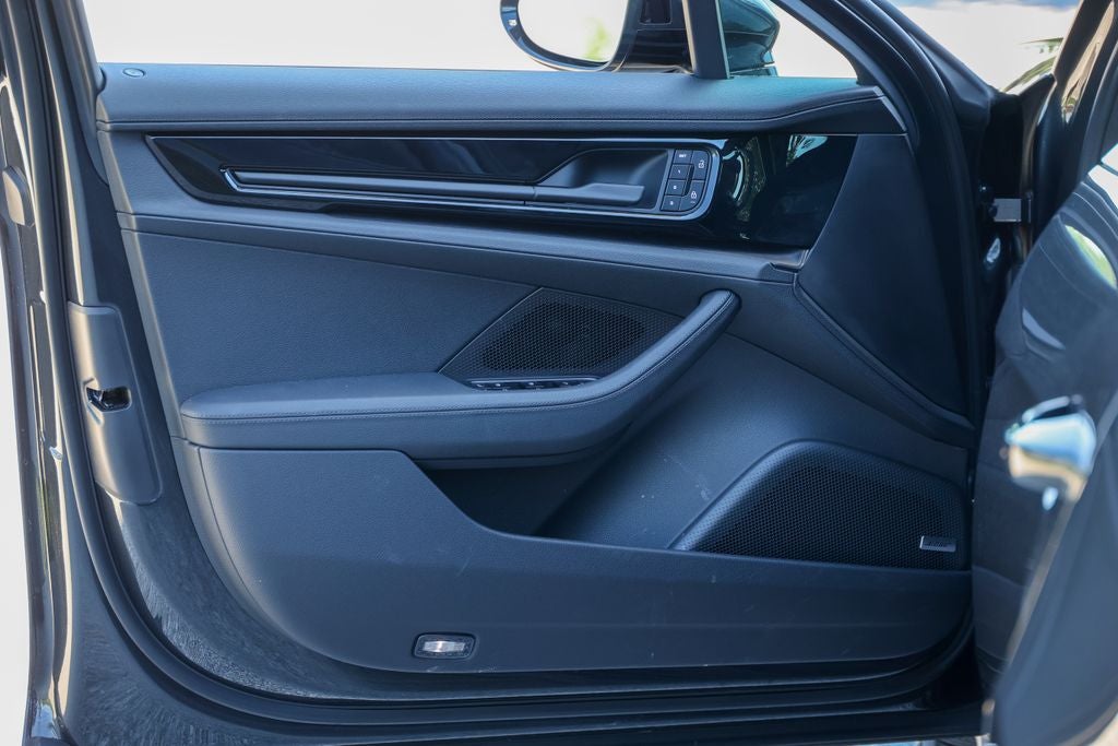 2025 Porsche Panamera 4