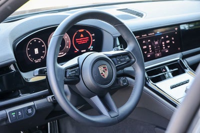2025 Porsche Panamera 4