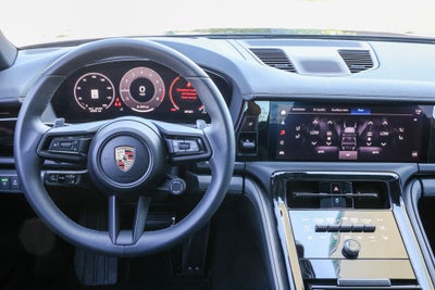2025 Porsche Panamera 4