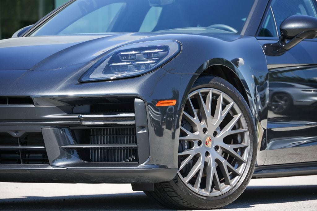 2025 Porsche Panamera 4