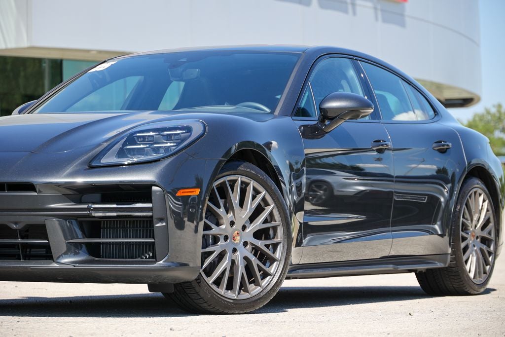2025 Porsche Panamera 4
