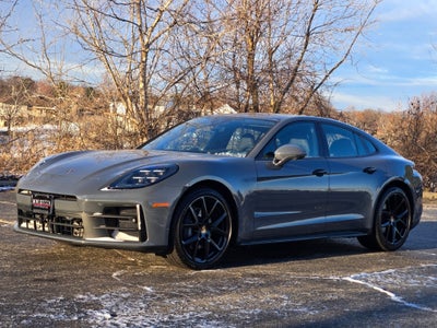 2025 Porsche Panamera 4