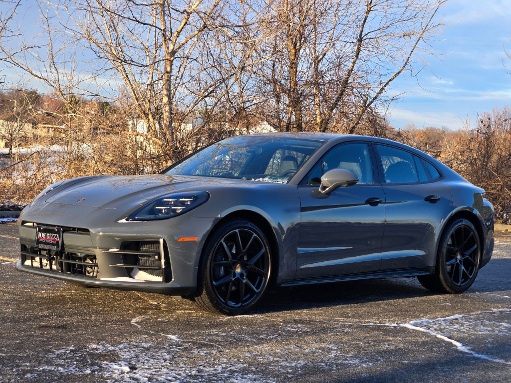 2025 Porsche Panamera 4