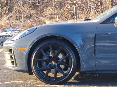 2025 Porsche Panamera 4